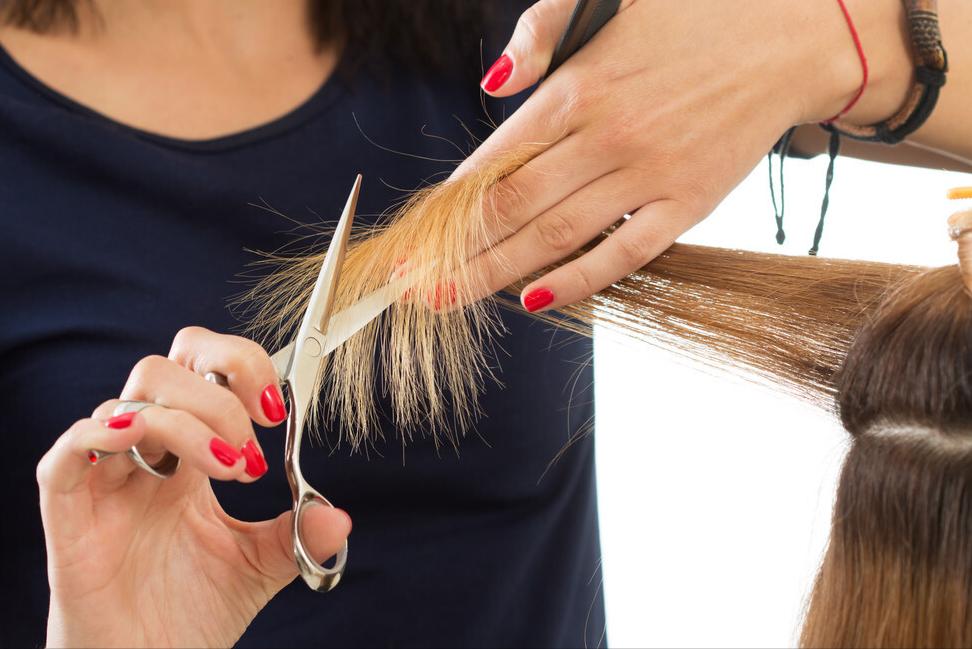 What to do with dry hair and split ends?Try these three hair care tips