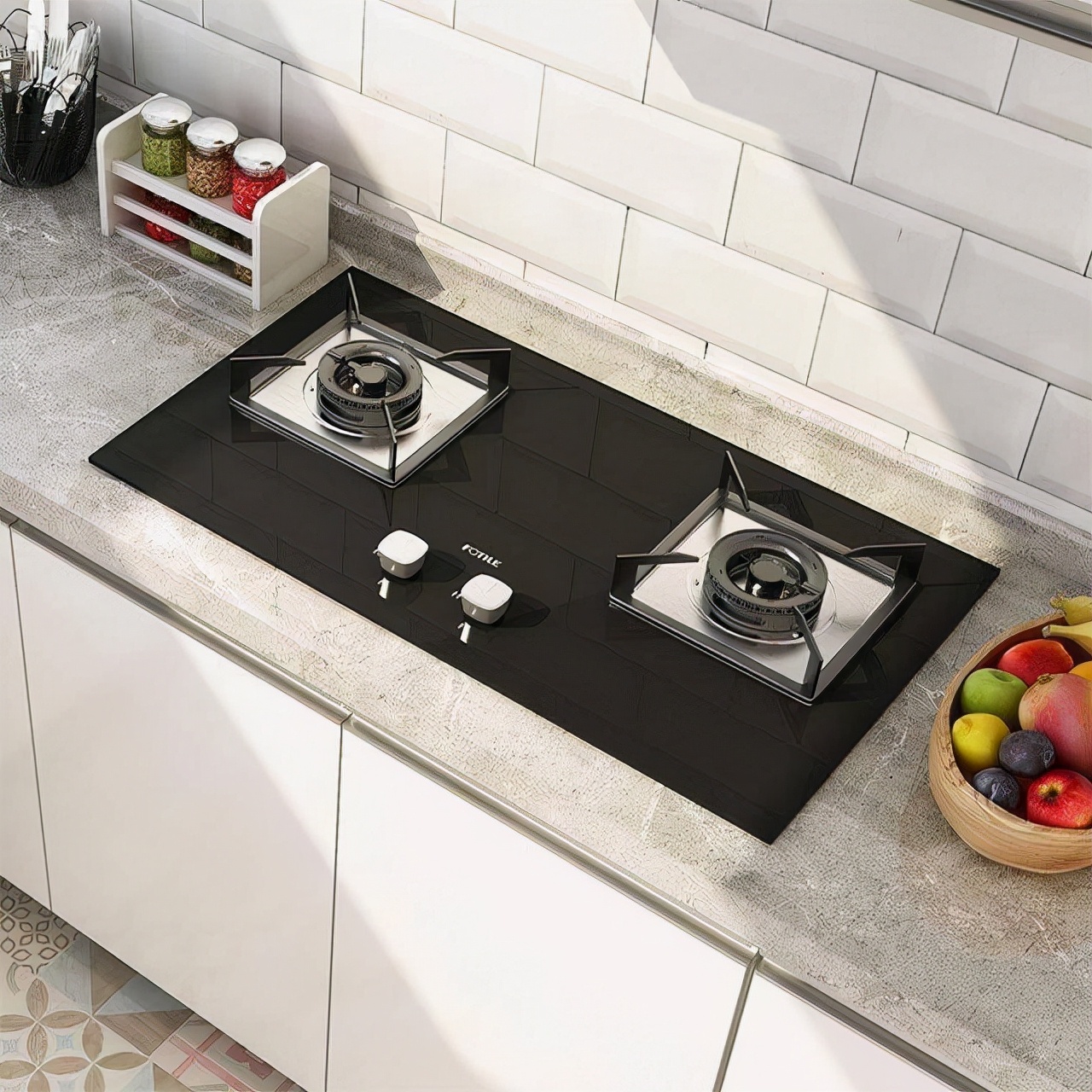 When buying a gas stove, whether to choose glass or stainless steel