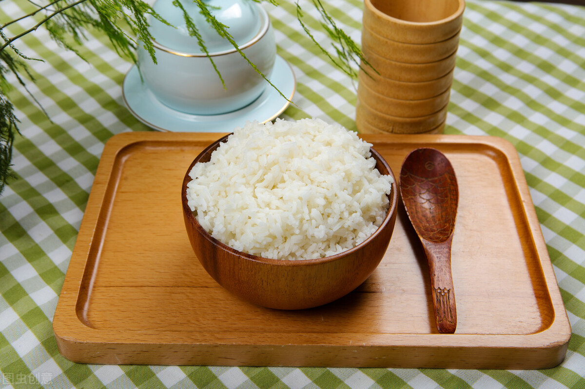 Fishbone stuck in the throat, which is more useful for swallowing rice