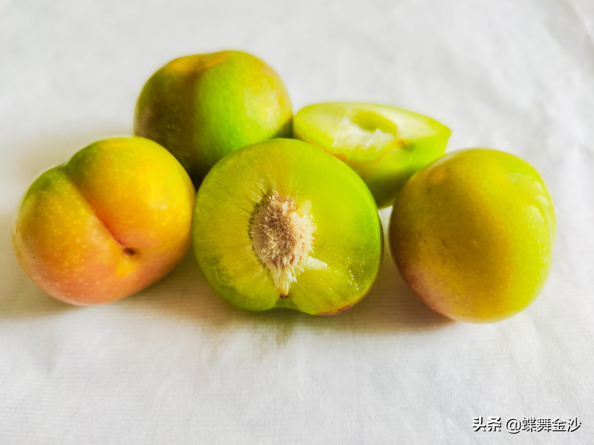 Do you need to peel plums to eat plums? iNEWS