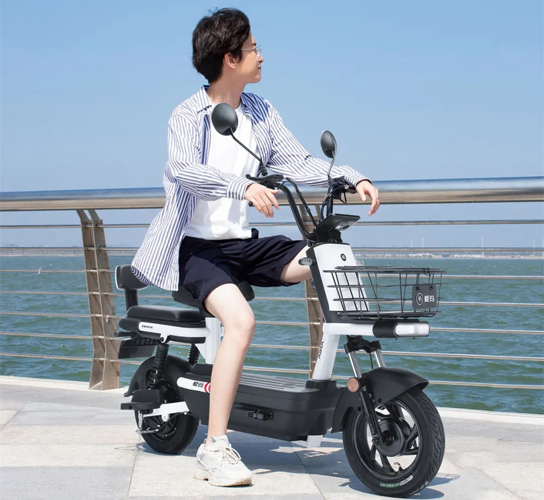 Yadi and Emma have launched new electric vehicles, equipped with