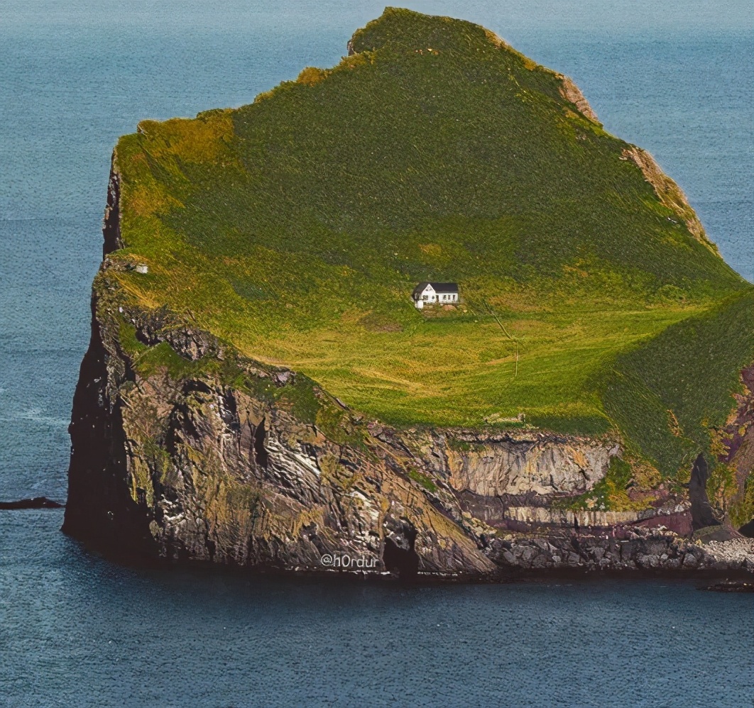 The loneliest cabin in the world, who lives in it? Here are its legends ...