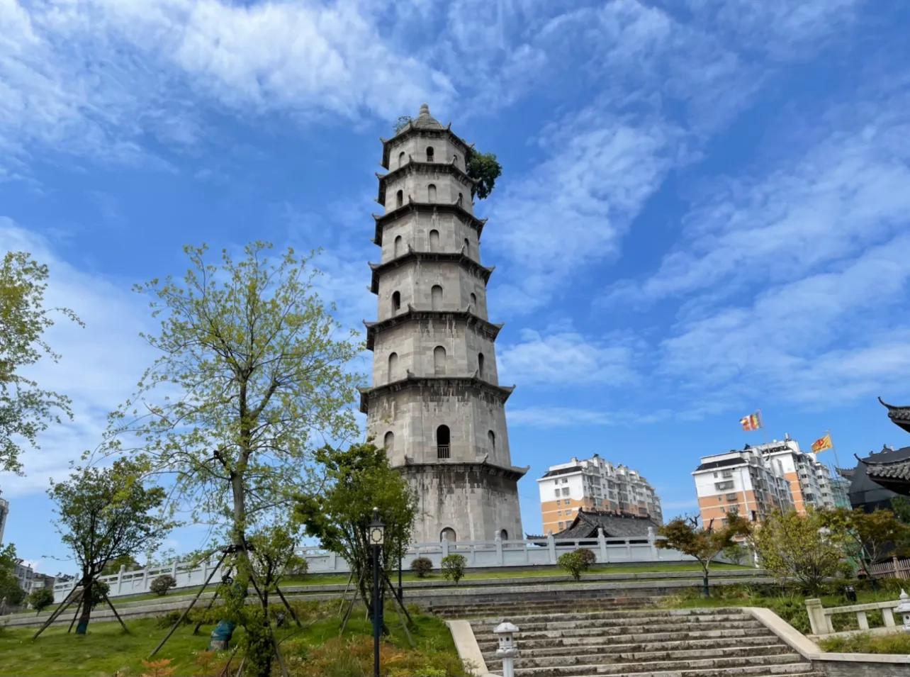 Huangzhou Qingyun Tower - iNEWS