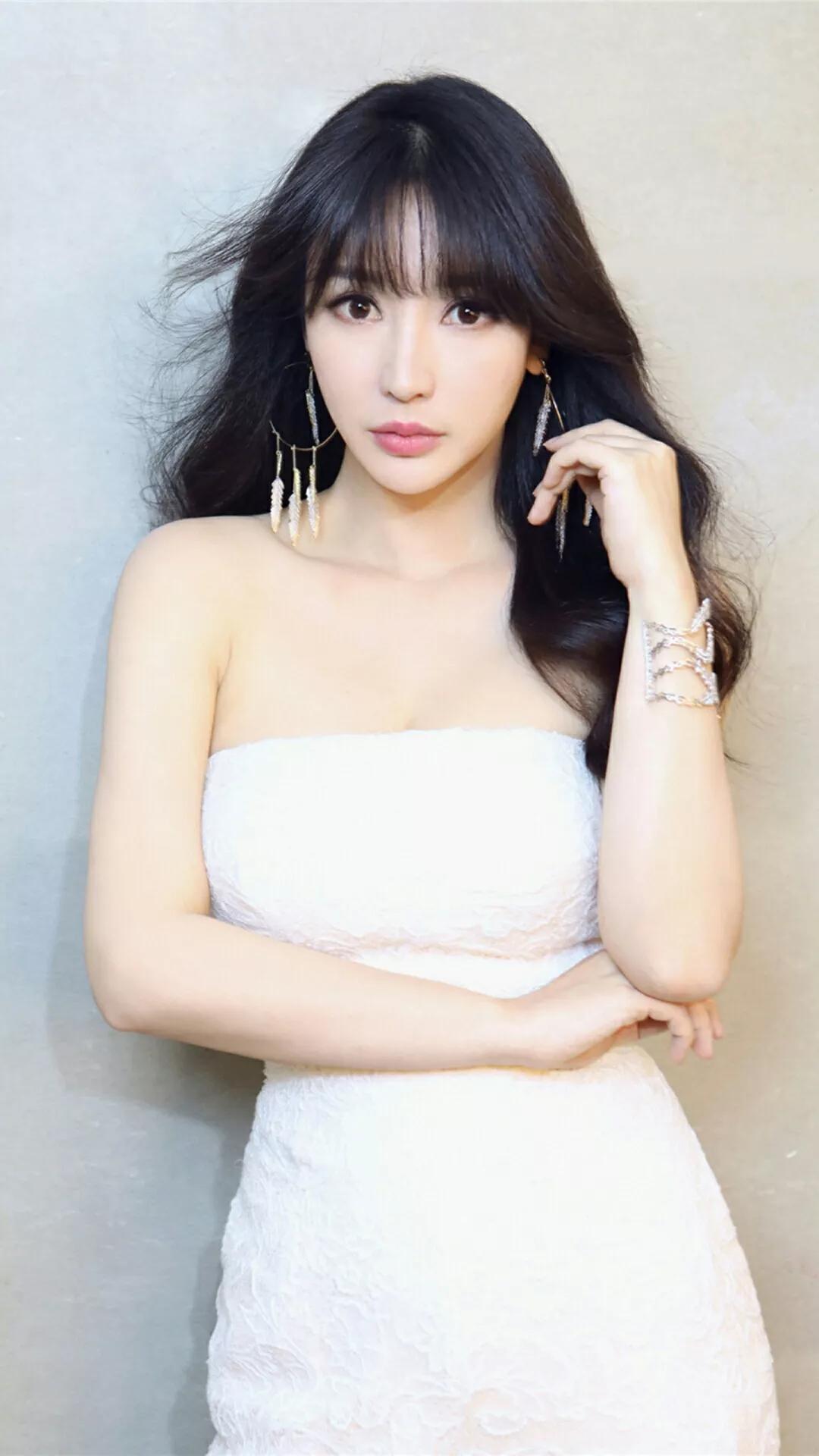 The charming Liuyan iNEWS