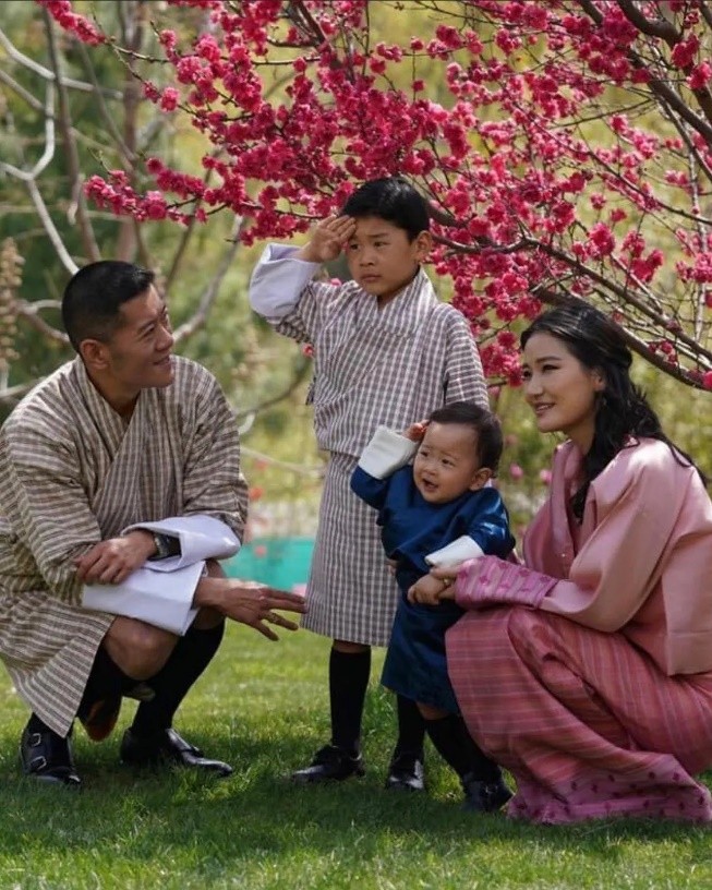 Queen Pema of Bhutan: The older sister married the king's younger ...