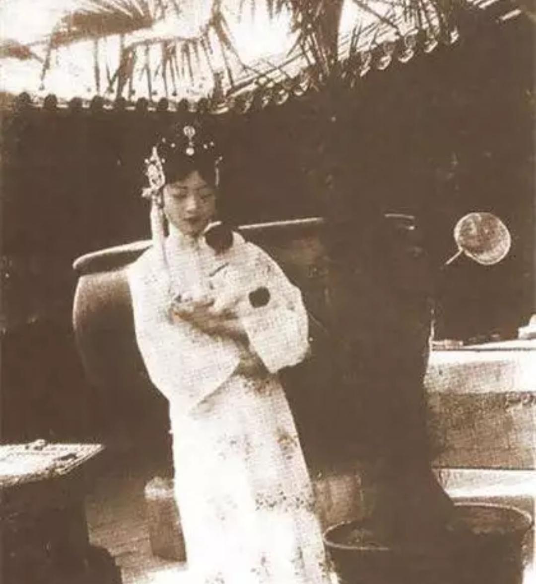 Wan Rong, the last empress she was still a virgin after 10 years of