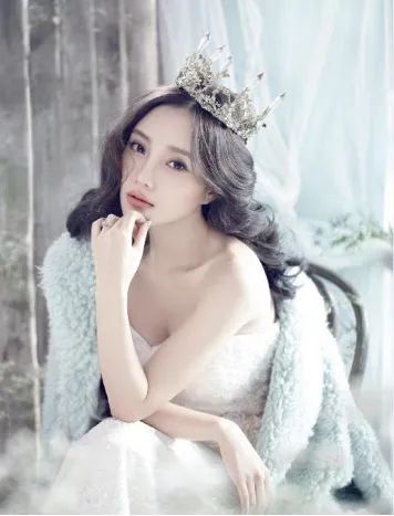 Li Xiaolu's sexy and sultry photos, she has a good figure, and she