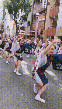 撩人的美女gif：混血美女！就是会撩！