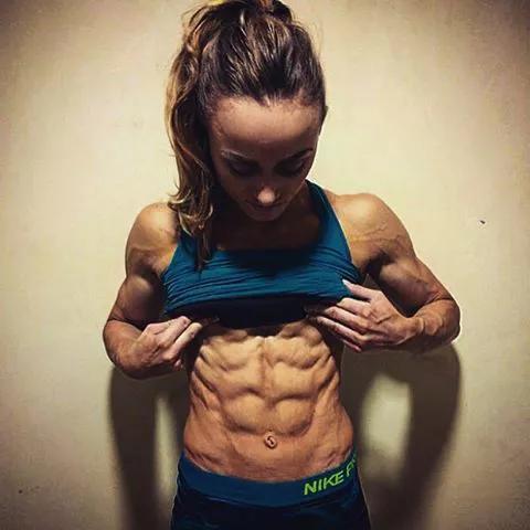Fitness beauty Jessica Gresty-incredible abs - iNEWS