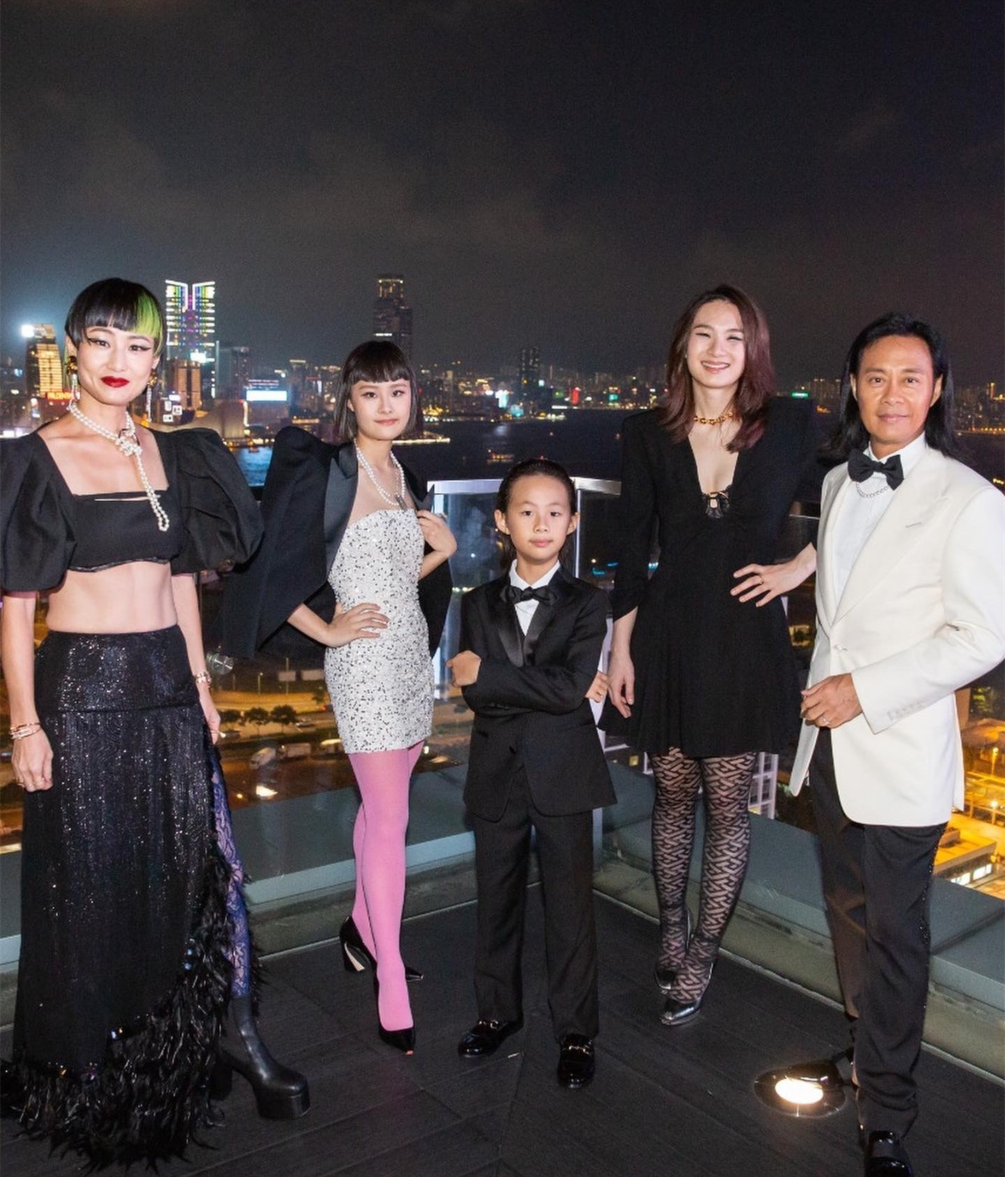 The grasshopper group Cai Yizhi celebrated their 15th wedding ...