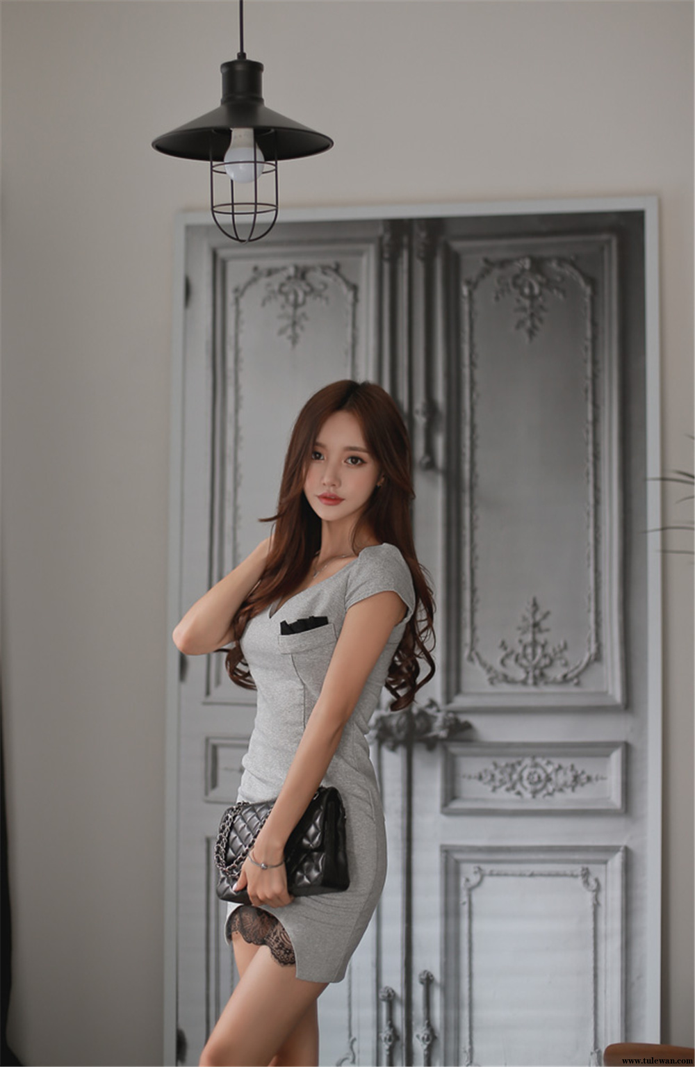 孙允珠丨百搭仿欧淡沥青蕾丝西装衬裙