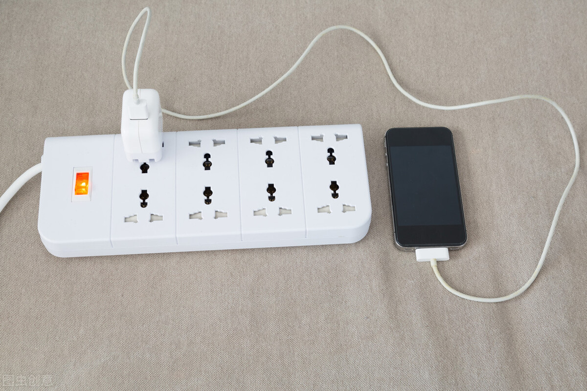 When the charger is not charging, will it consume electricity when