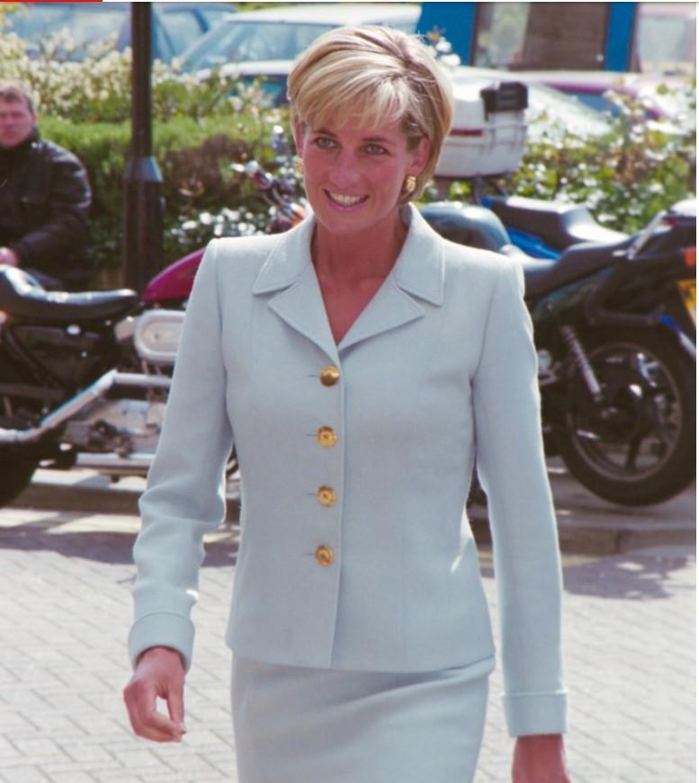 Princess Di's last moments her hair and eyelashes were blown by the