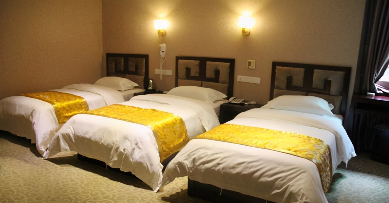 Not a couple, can you also stay in the hotel's hourly room? The front