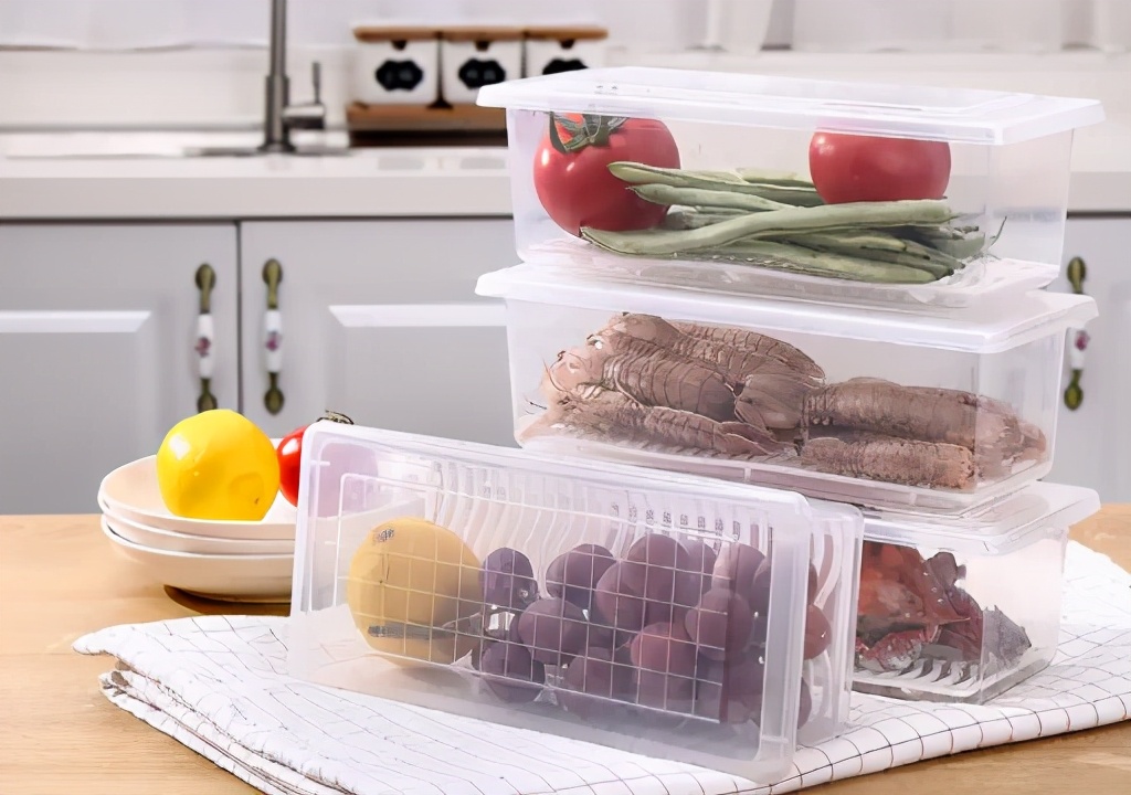 Suggest to everyone don't put plastic bags in the refrigerator, learn