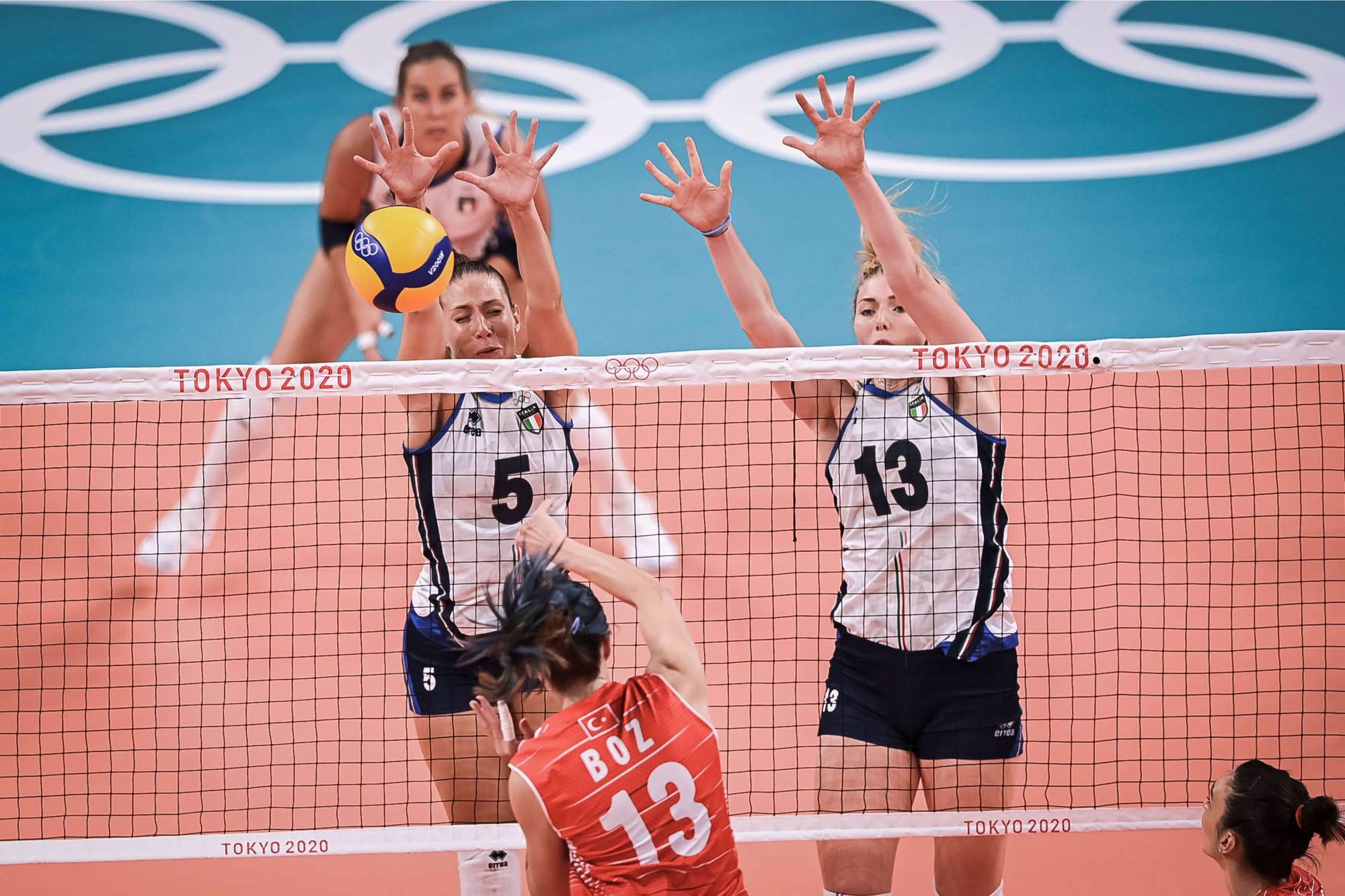 The Italian women's volleyball team wins two games in a row, hiding