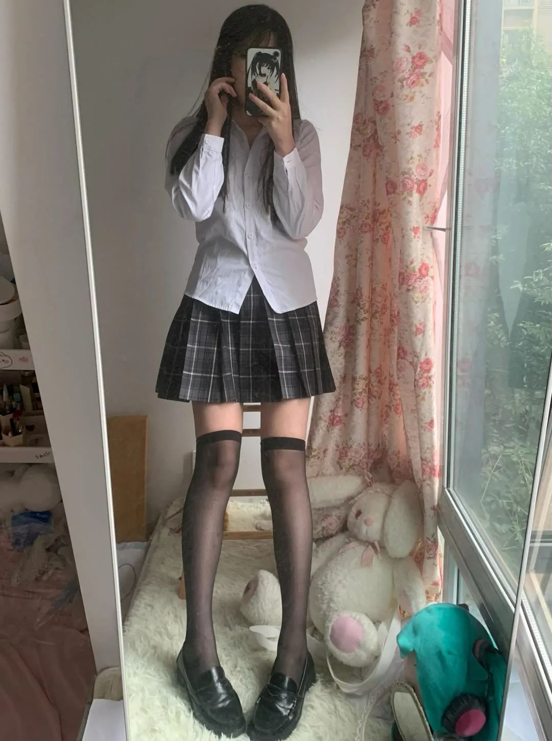 It's cold, wear more black to absorb the sun iNEWS