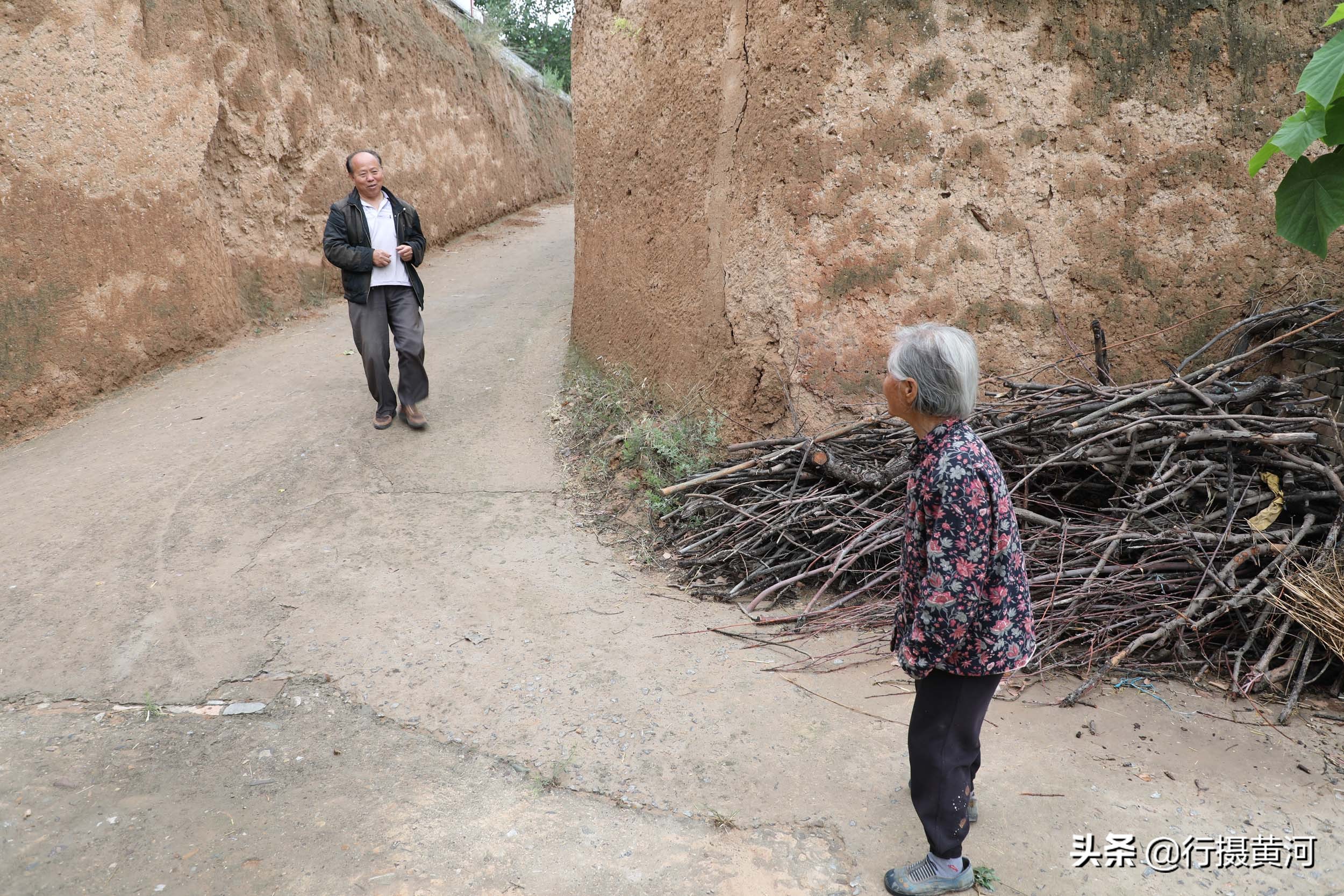 The 94-year-old grandmother of Shanxi is only 1.4 meters tall and ...