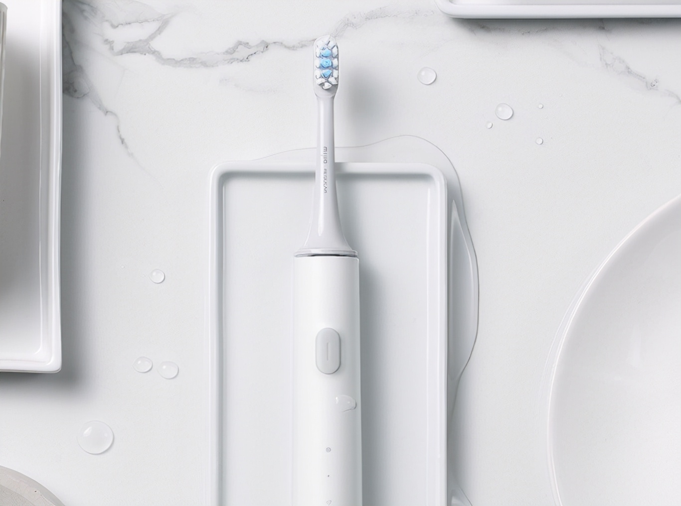 Older oral cavity Is the electric toothbrush rotating better or sonic