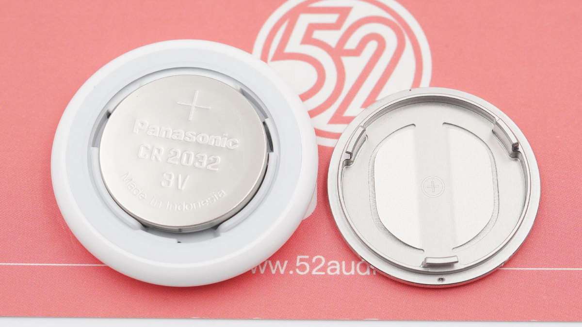 Tracking or being tracked?Apple AirTag use + disassembly to give you