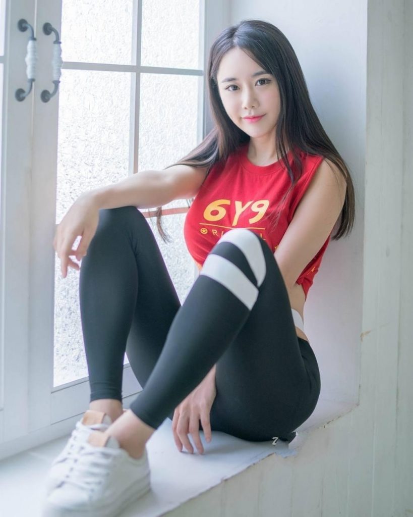 Korean outdoor model Candyseul - iNEWS