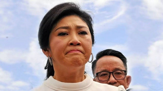 Yingluck's “good Helper”: 25 Years Of Company, With Her Son, Living In 