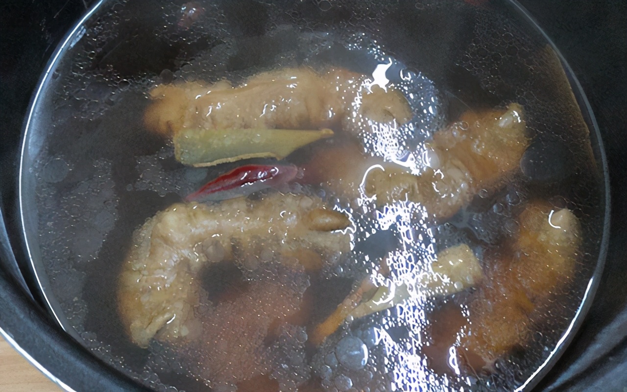 A new way to eat pork large intestine, crispy pork large intestine