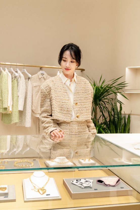 ST. JOHN BFC boutique in Shanghai Bund Financial Center reopened - iNEWS