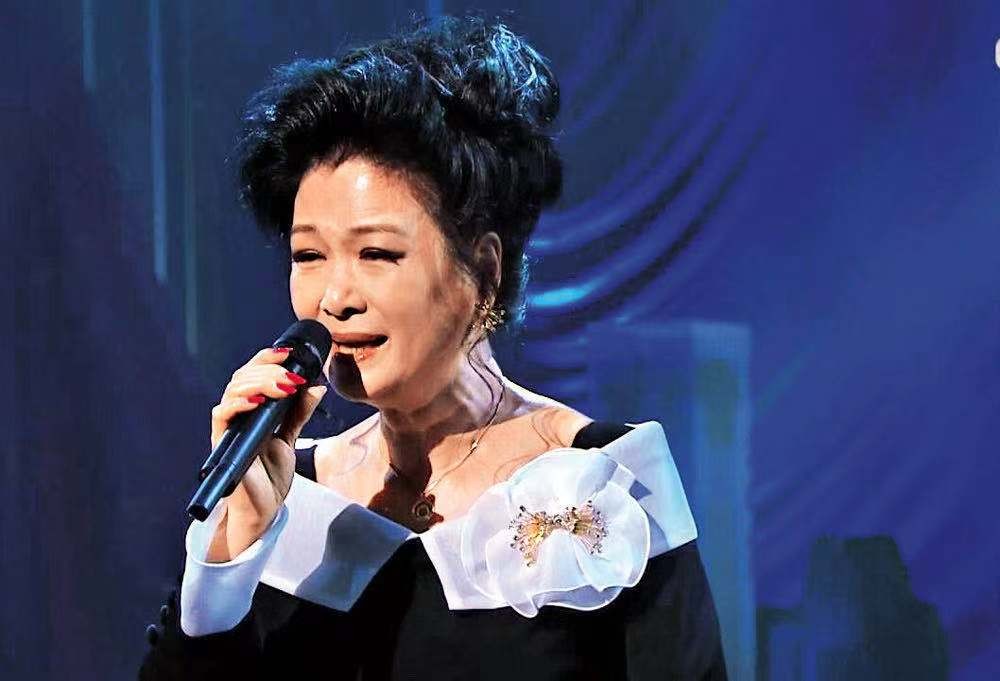 The 68-year-old female singer Xunni has been divorced for many years ...