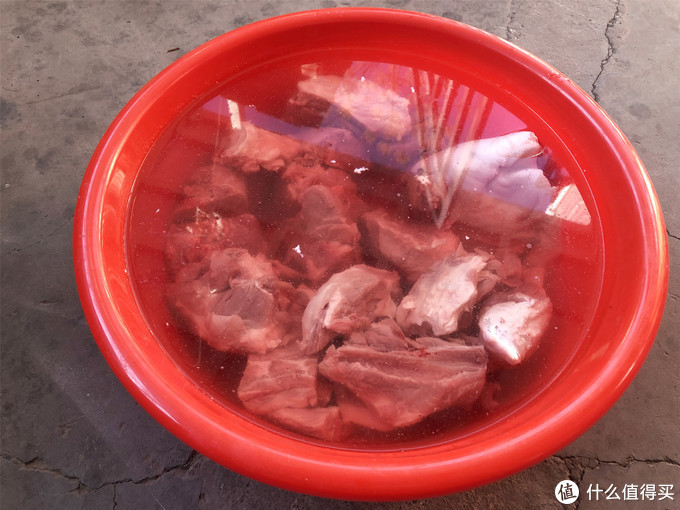 煮排骨猪骨头时，记住“2不放3窍门”，肉香味道正，汤鲜香-图片3