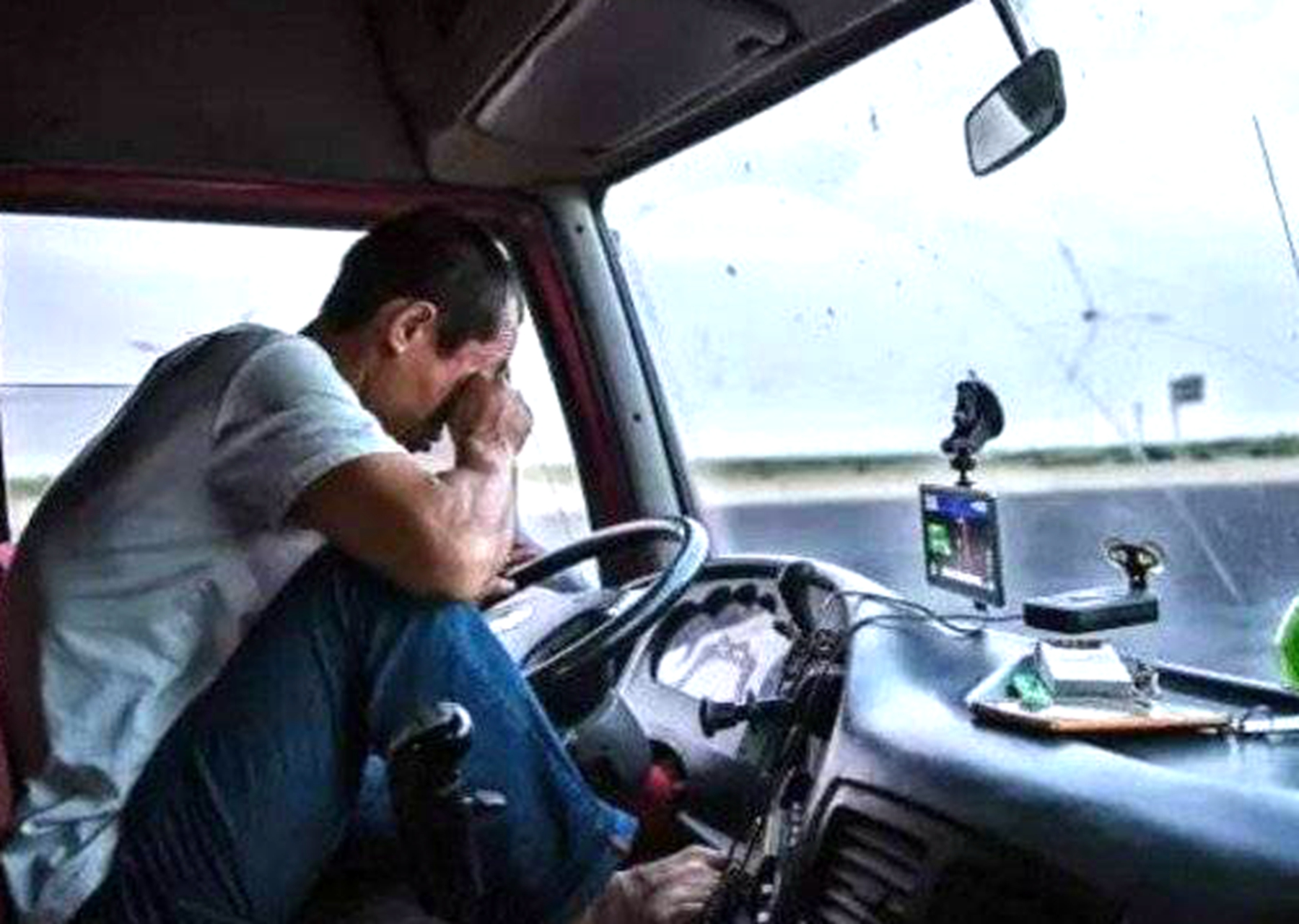 Why don't truck drivers sleep in the highspeed service area?Owner I