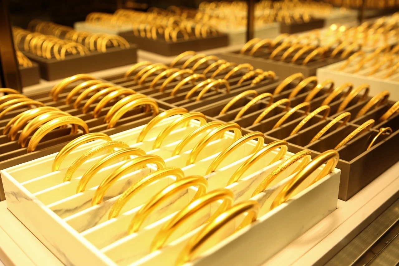 How many grams is a gold bracelet? Who wears inheritance bracelets and