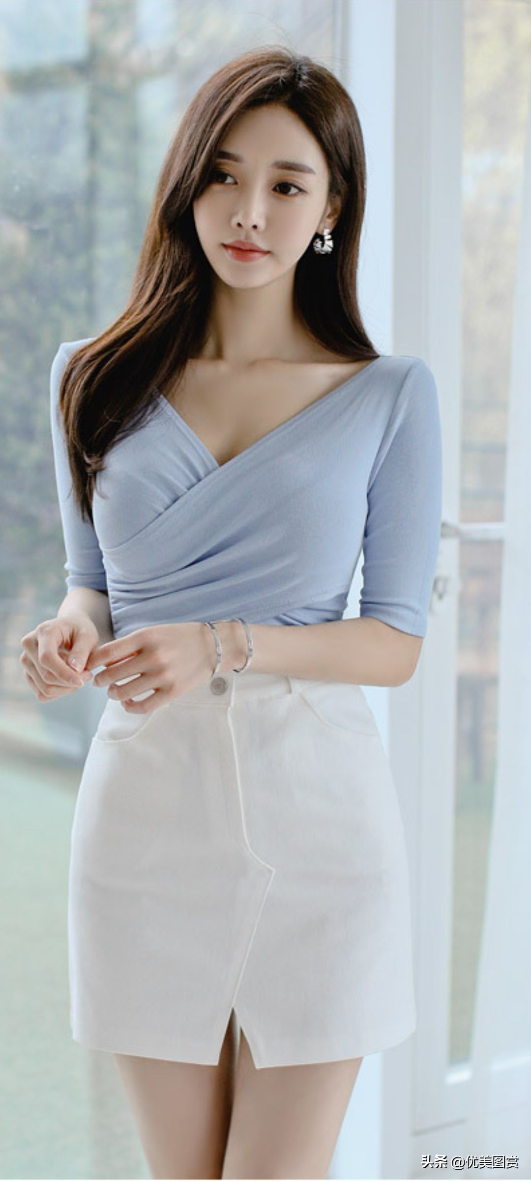Sun Yunzhu Fashion Photo: Slender lady, charming and moving - iNEWS