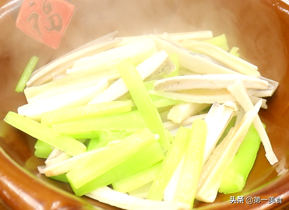 Sichuan style pickled pepper bullfrogs are homecooked. If you eat