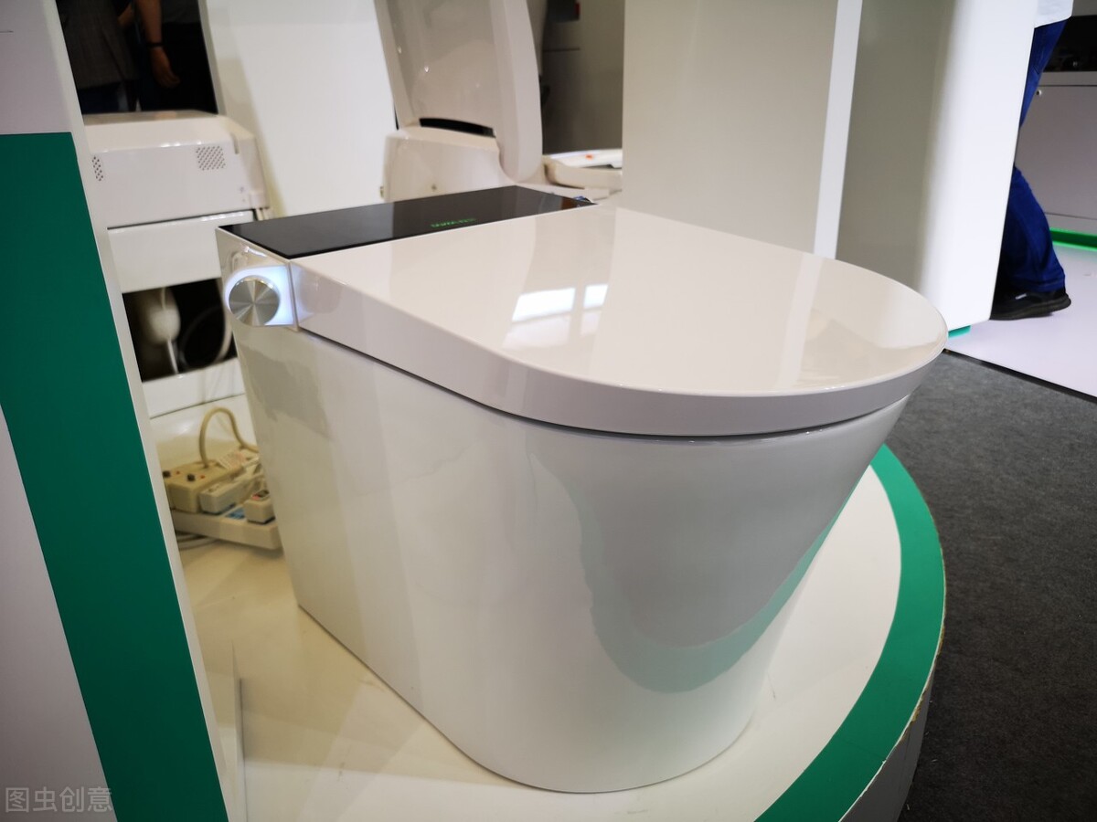 Smart toilets have more functions, why do you buy smart toilet lids