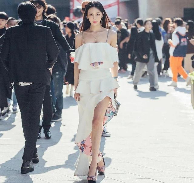The fitness model Li Yanhua is known as the best figure in Korea. The ...
