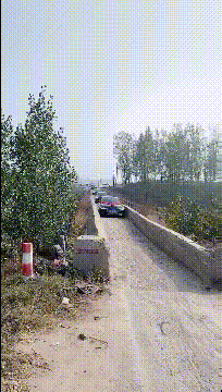太搞笑的gif:这车厉害了,据说坐一次都能怀孕