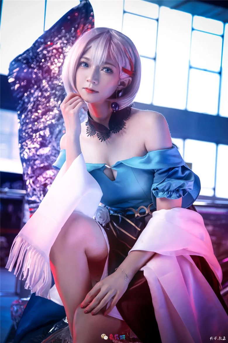 养乌龙猫的欠欠 丨《碧蓝航线》斯佩伯爵海军上将