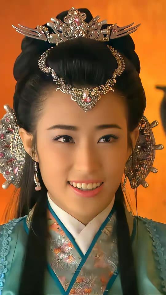 Liu Yuting, the most beautiful costume - iNEWS