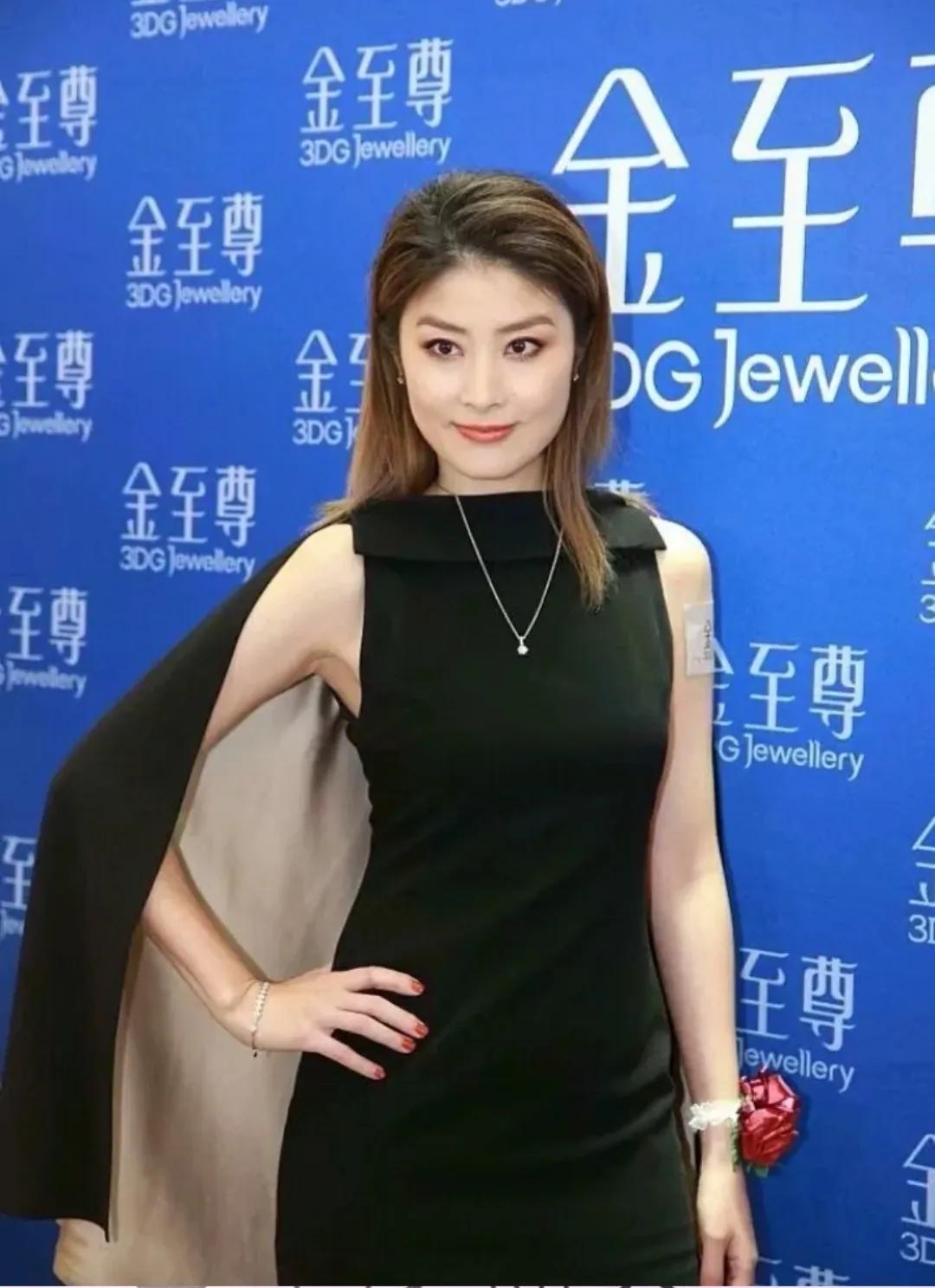 Hong Kong actress Kelly Chen photo 5 - iNEWS