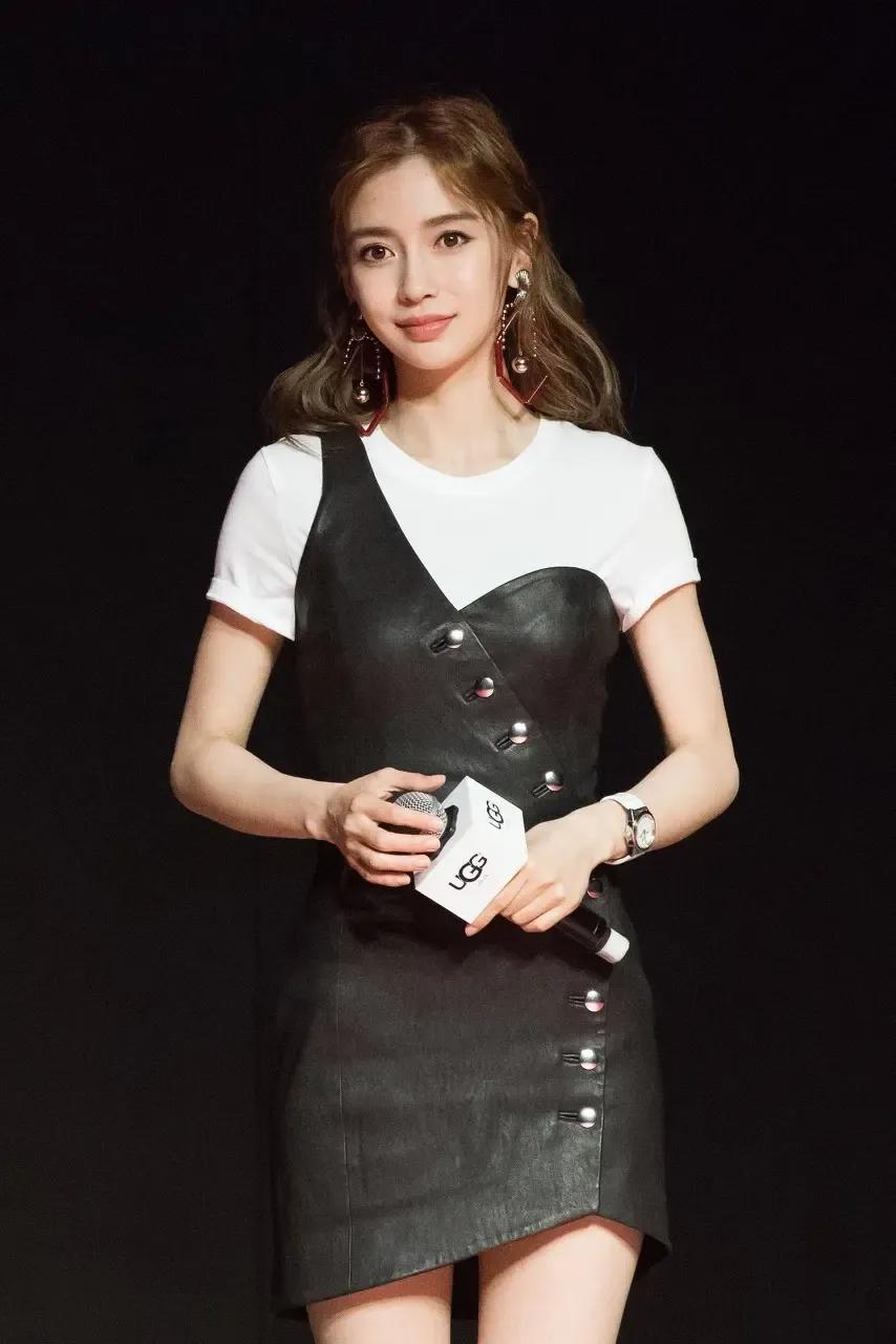 Angela baby leather skirt, good figure iNEWS