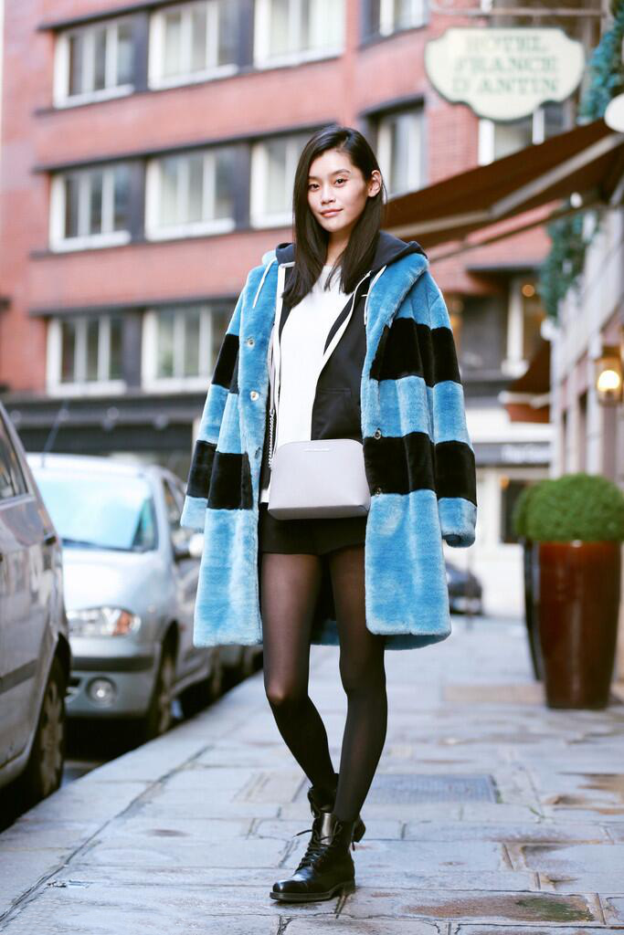 Xi Mengyao is really a lady representative, black stockings and leather ...