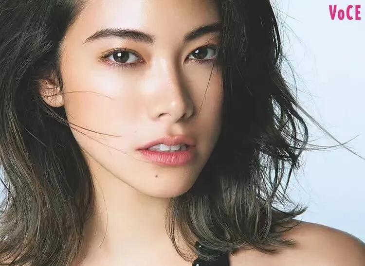 Japanese mixedrace beautyMori Hoshi iNEWS