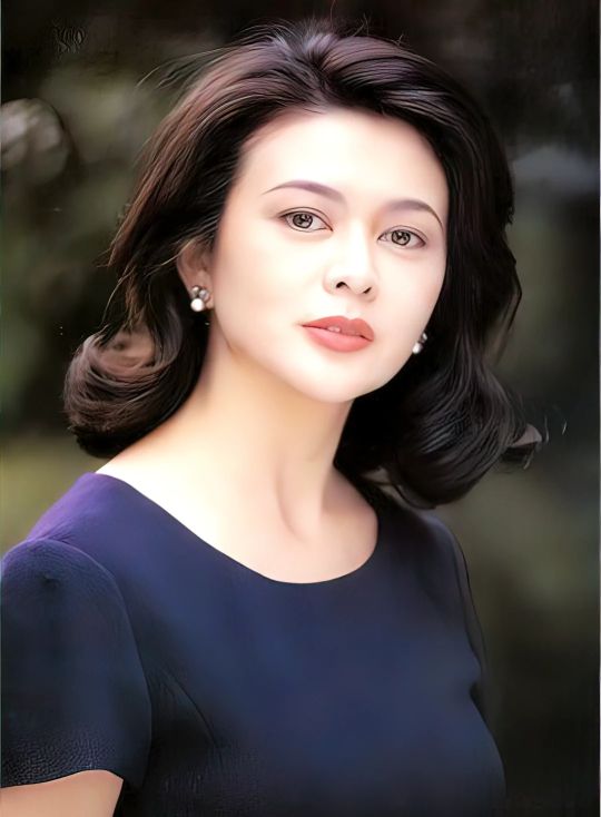 Beautiful Rasolin Kwan The four beauties of Hong Kong-Rosamund Kwan is also old - iNEWS