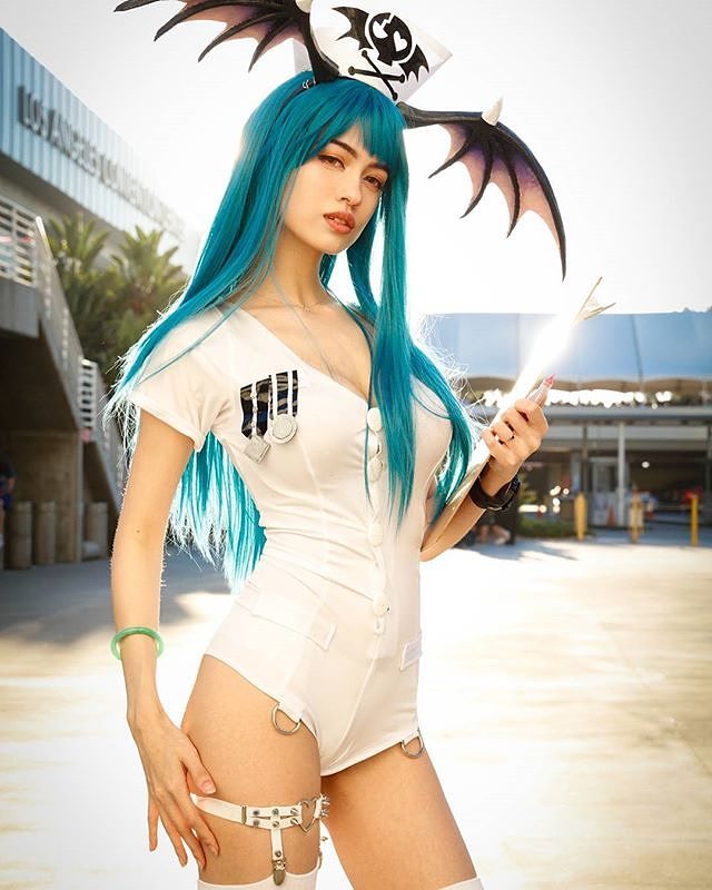 大方的让你看！越南美国混血游戏主播“Qilin”一言不合就撩衣服秀灯笼！