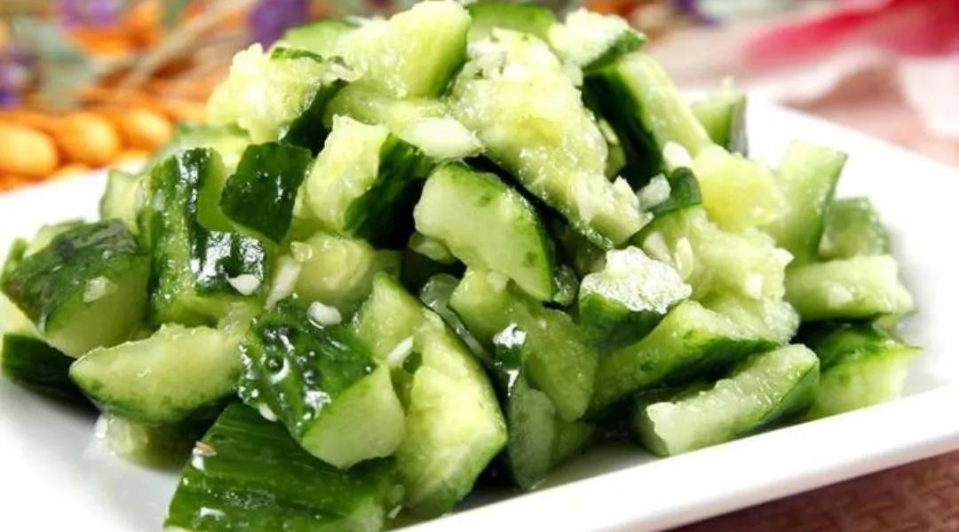 Don't put soy sauce in the cucumber pat, teach you how to pat cucumber