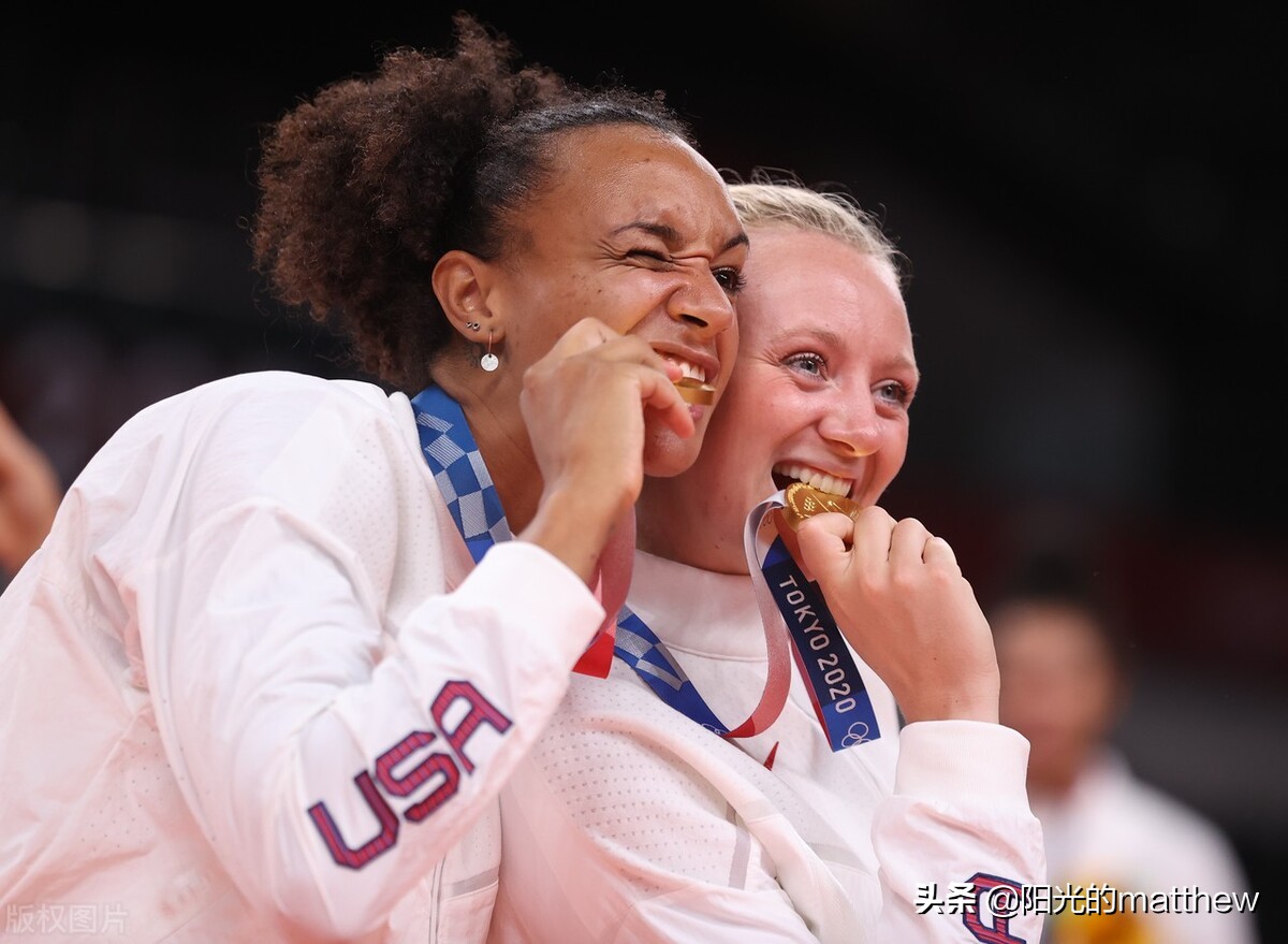 2020 Tokyo Olympics Women's Volleyball Award Ceremony: The U.S. Team ...