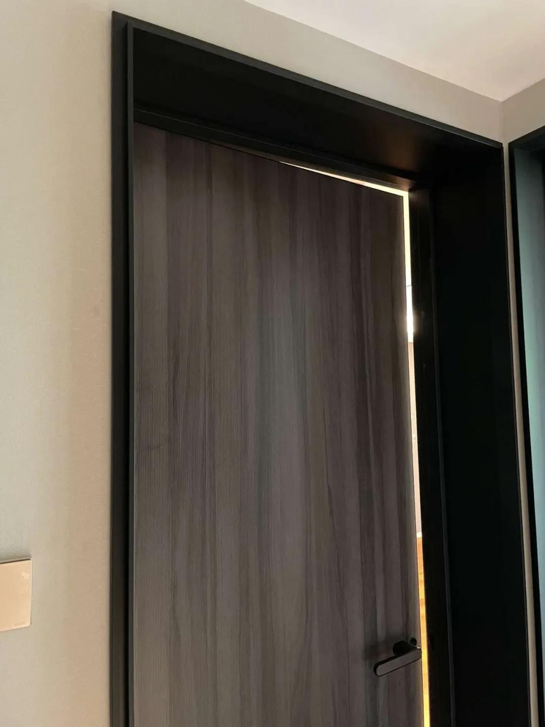 What types of common stainless steel door covers are there? iNEWS