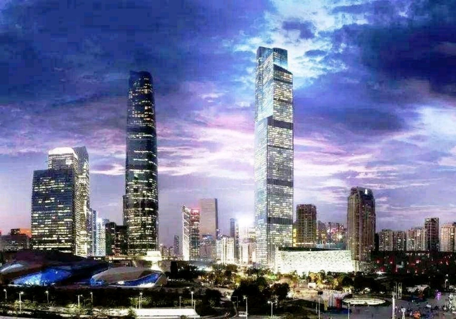 American Tourists Took Photos Of Guangzhous East Tower Sparking