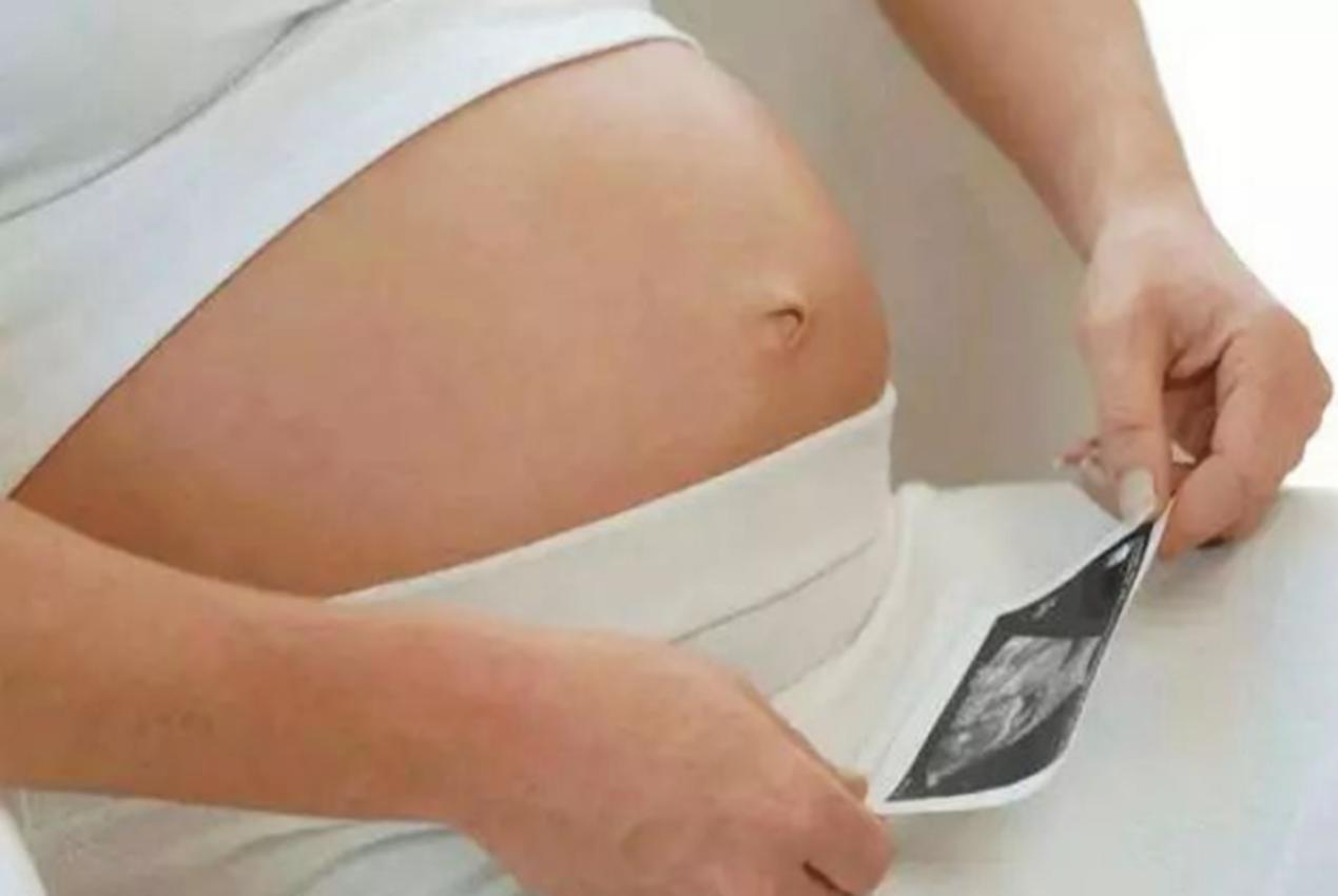 Turbid amniotic fluid can easily make the fetus hypoxic. Keep these